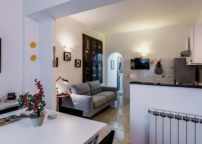 Coralie House Giardini Naxos